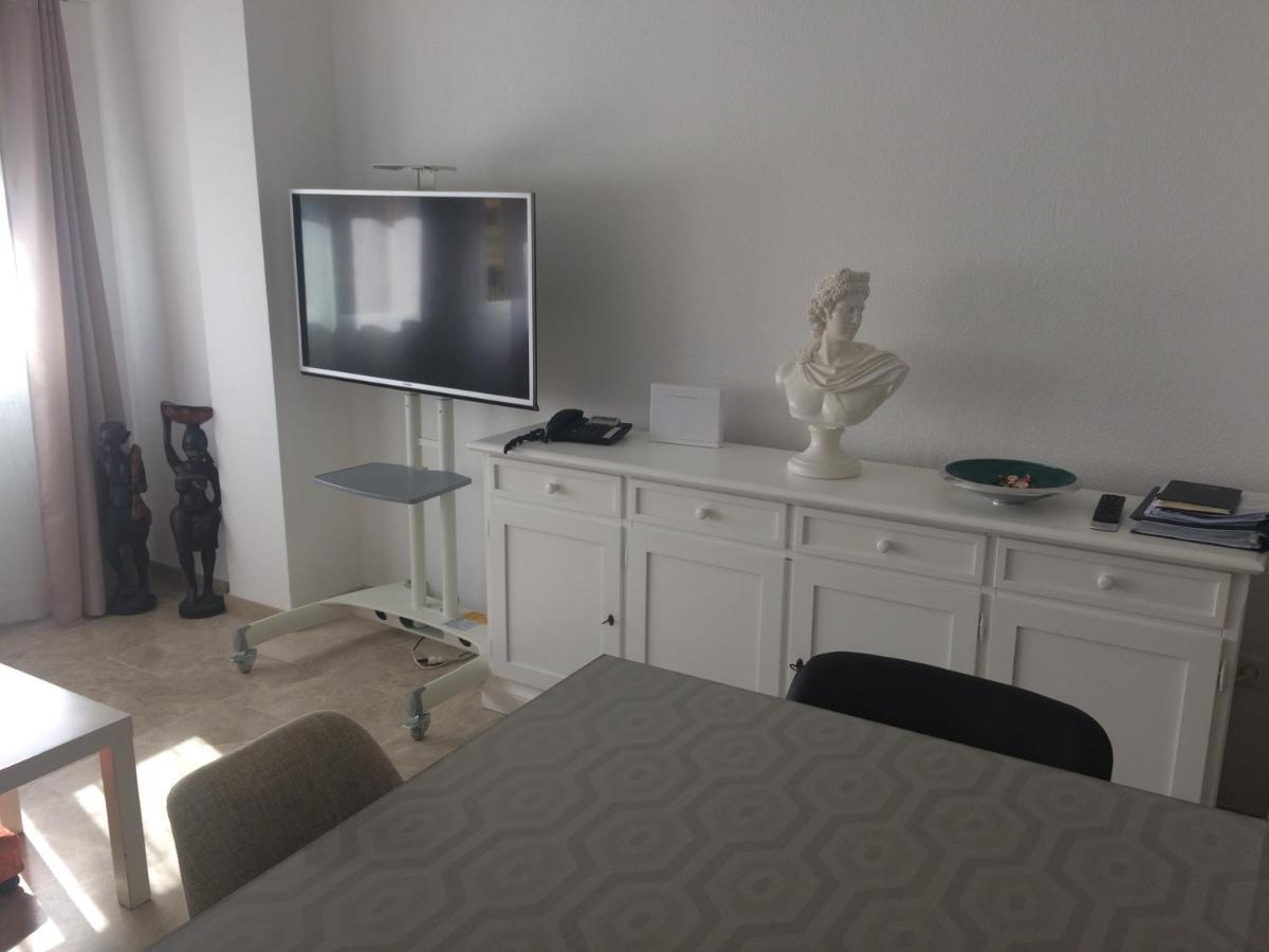 Habitacion En Apartamento Carlos Haya Homestay Malaga