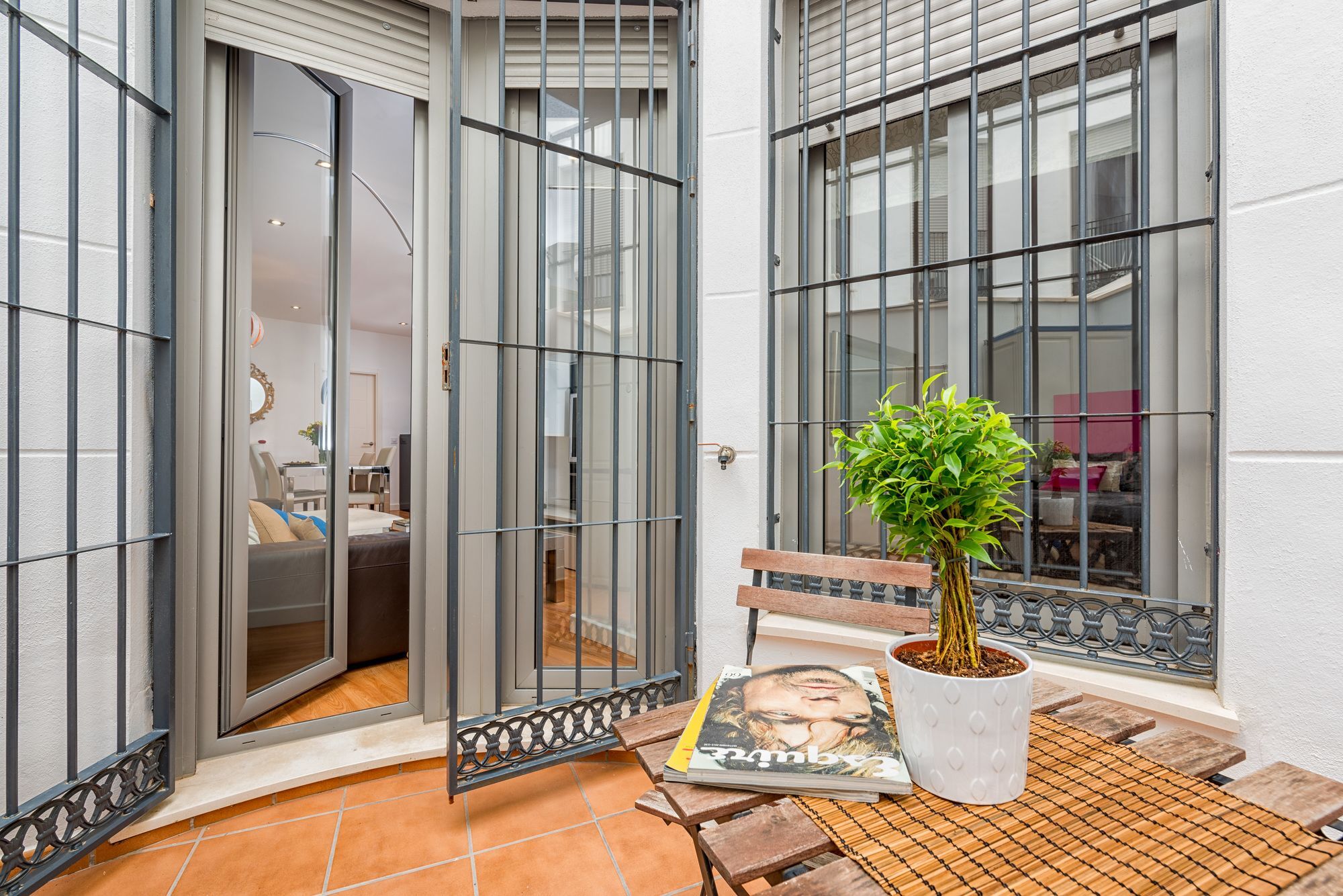 Sam Apartment