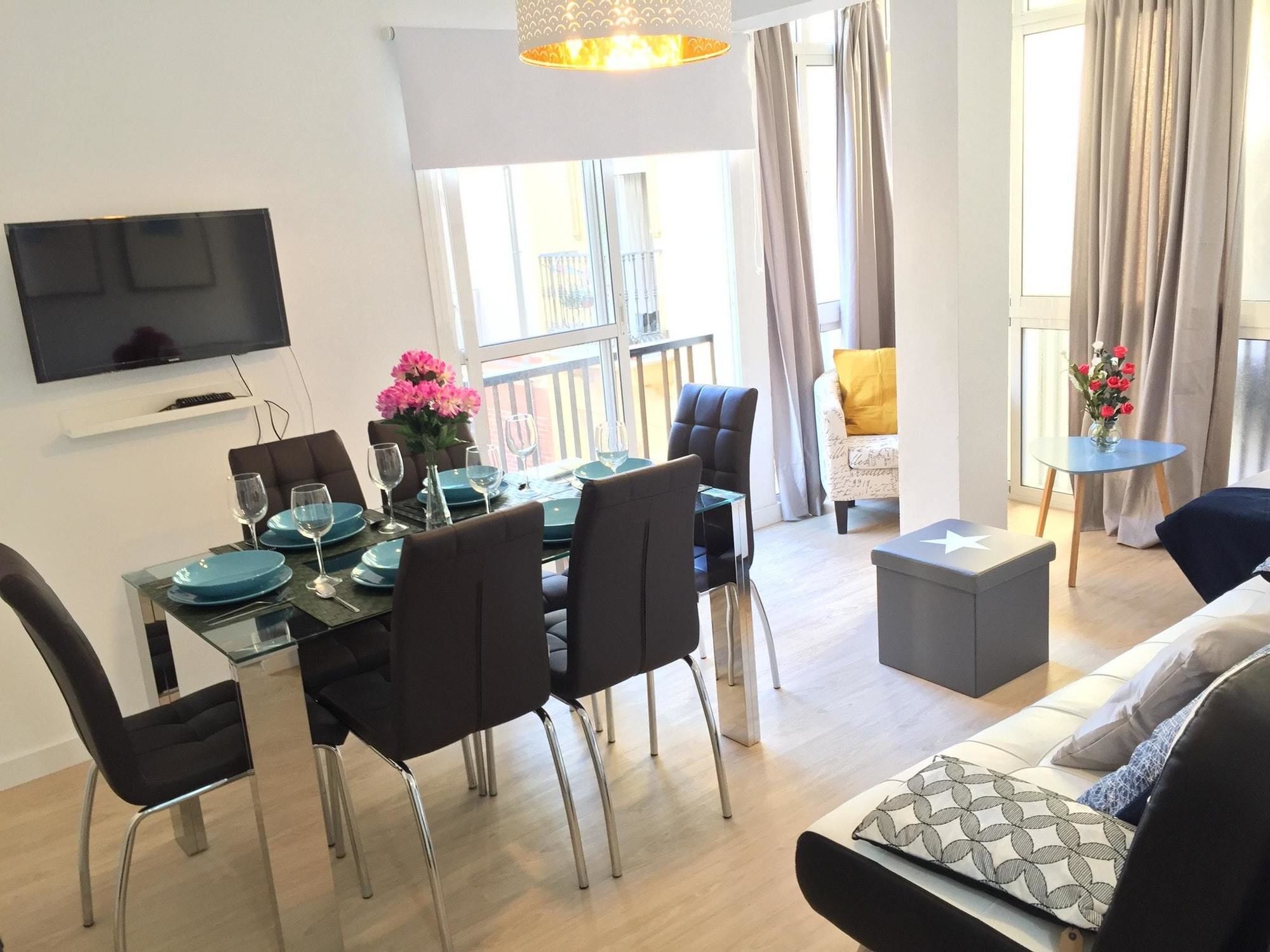 Apartment With 3 Bedrooms In Malaga, With Balcony And Wifi - 1 Km From