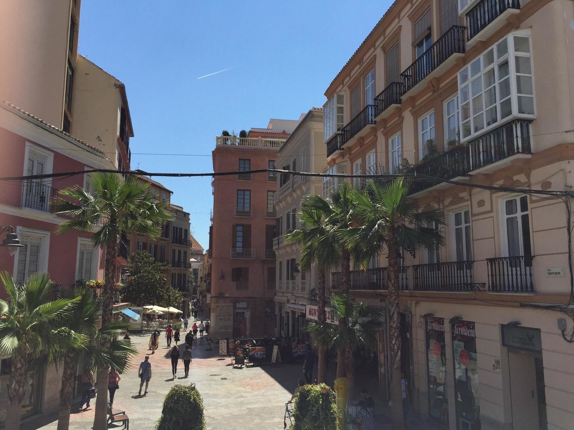 With 3 Bedrooms In Malaga, With Balcony And Wifi - 1 Km From Apartment
