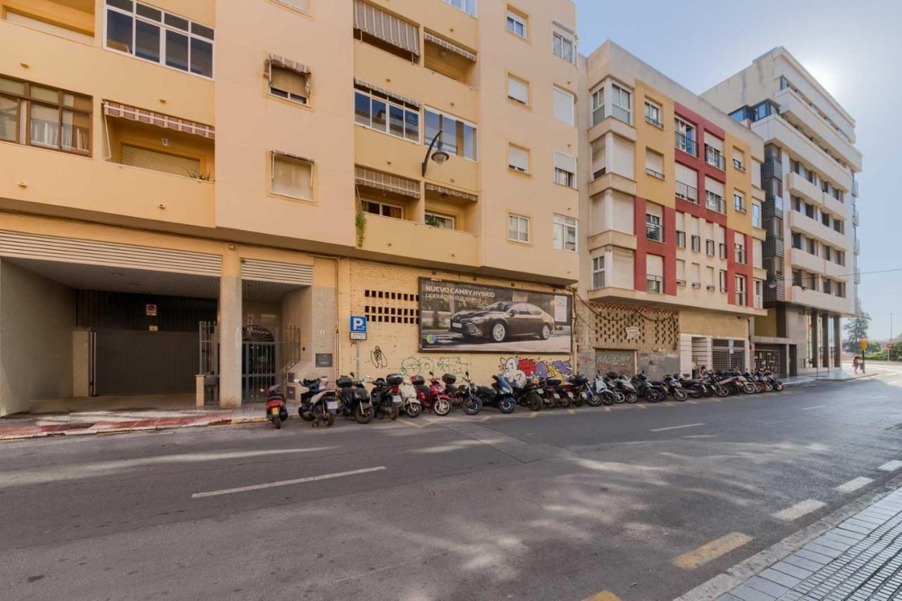 Holidays2malaga Plaza De Toros Vieja & Parking Opcional Apartment *