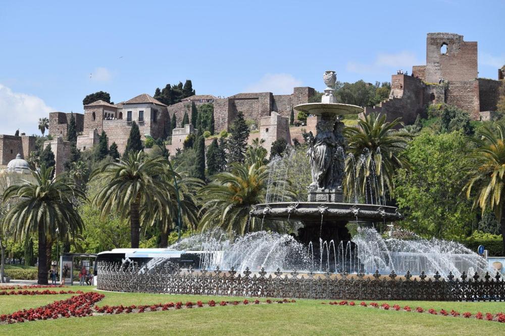 Charming On The - Pool And Parking Apartment Malaga