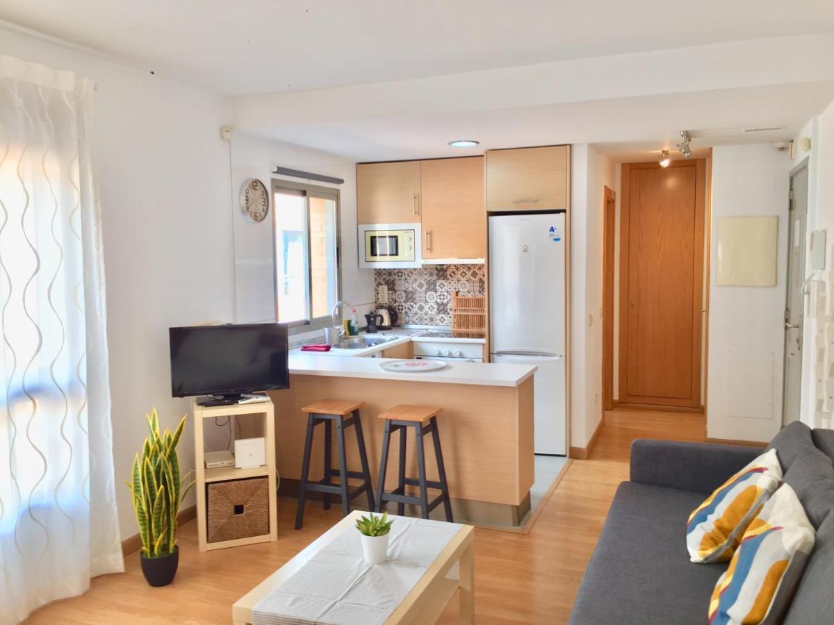 Centro,corteingles, Y Parking Apartment