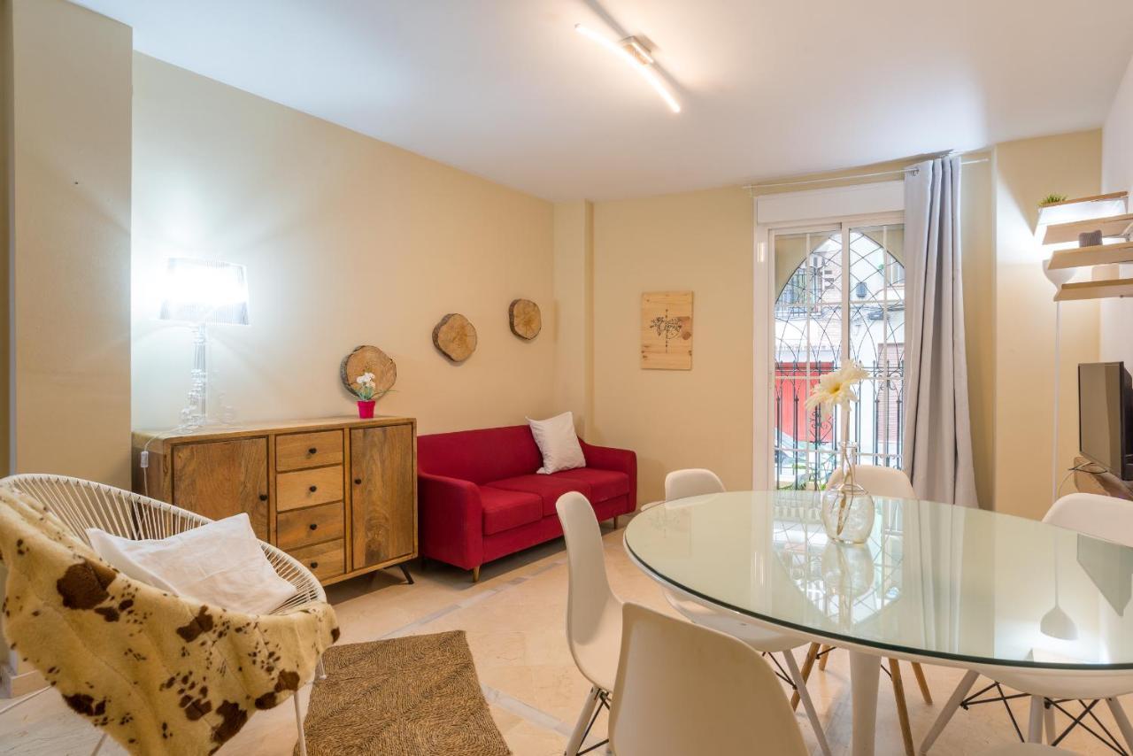 Gr0-quiet Apartment, Private Backyard, Walk To Old Town Apartment