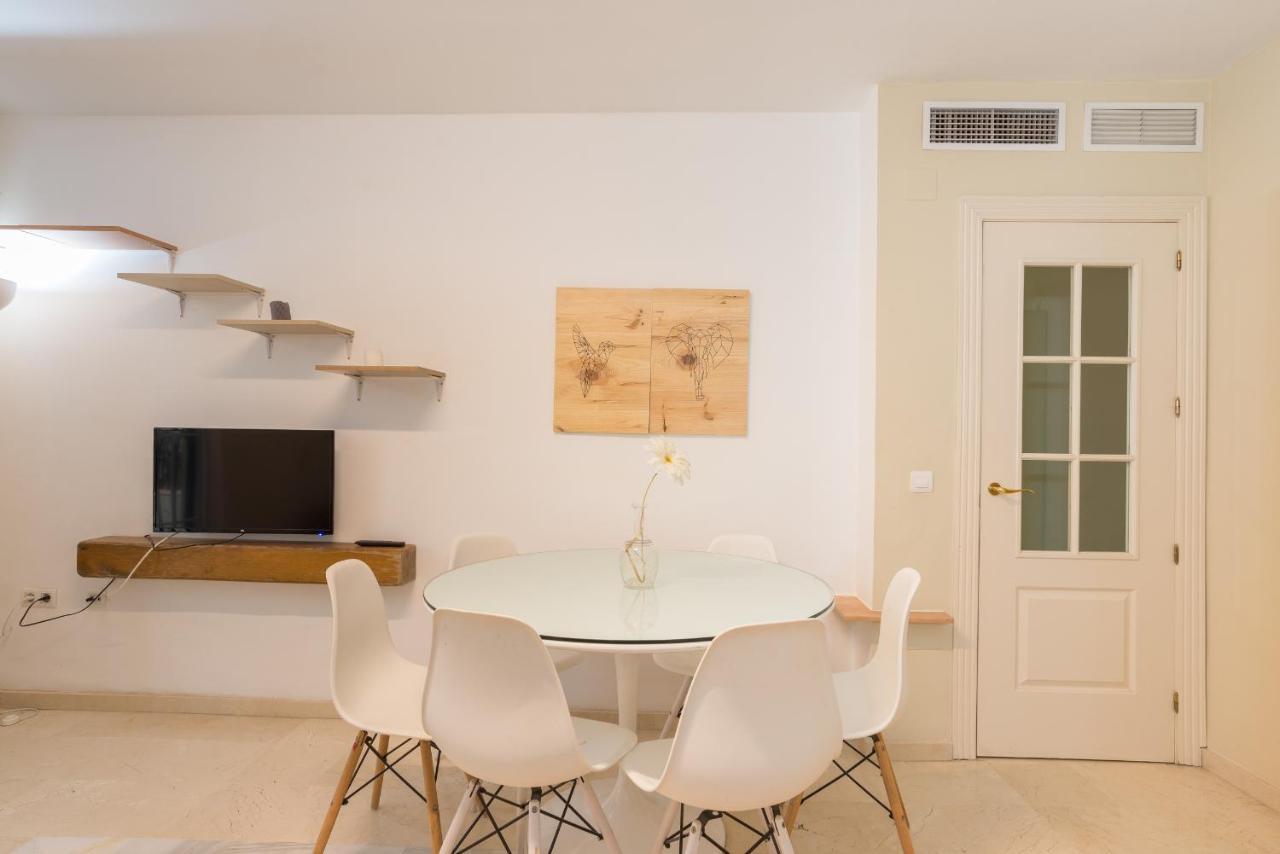 Apartment Gr0-quiet Apartment, Private Backyard, Walk To Old Town