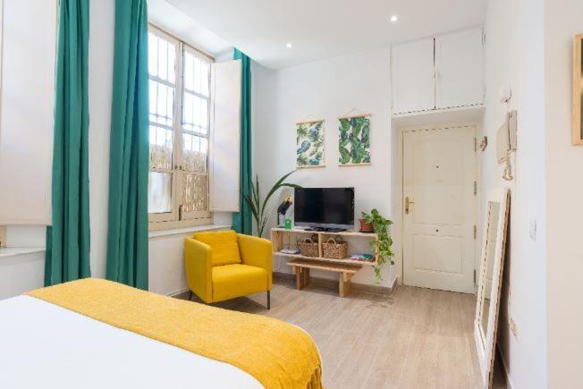 The Paradise Studio Apartment *
