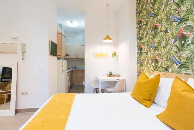 The Paradise Studio Apartment *