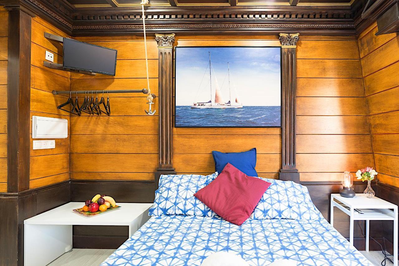 Citycenter Pirates Room, Young People Only Apartamento