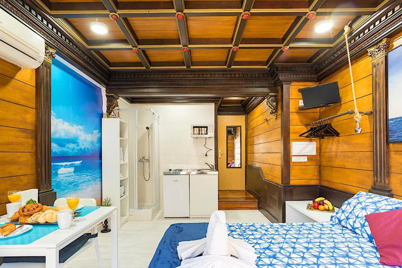 Citycenter Pirates Room, Young People Only