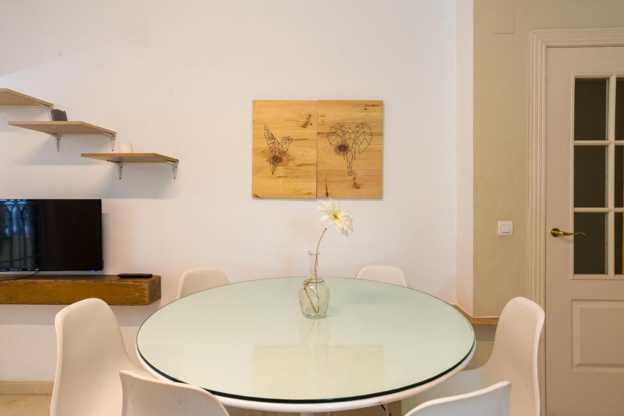 Gr0-quiet Apartment, Private Backyard, Walk To Old Town Apartment Malaga