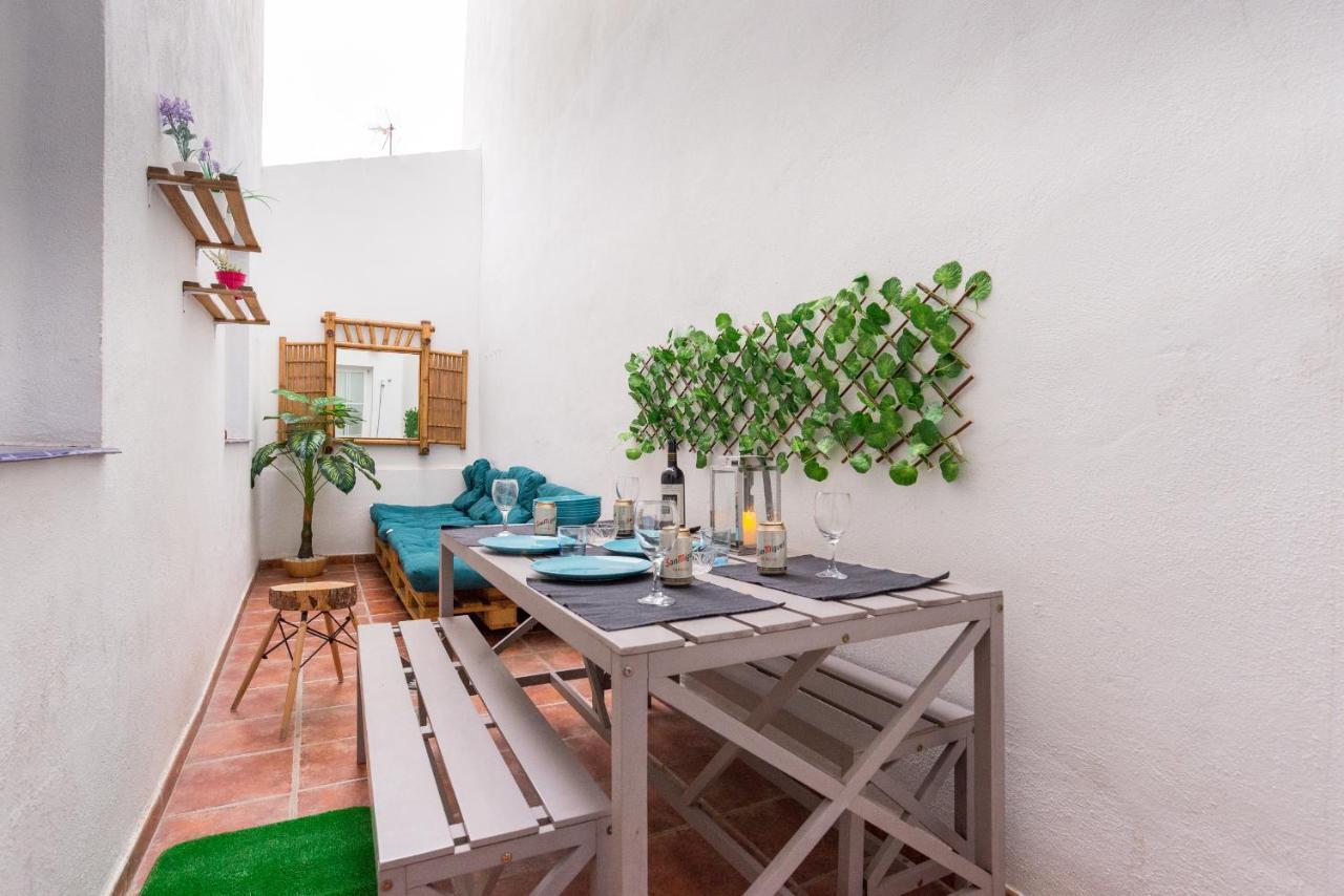 Gr0-quiet Apartment, Private Backyard, Walk To Old Town Apartment *