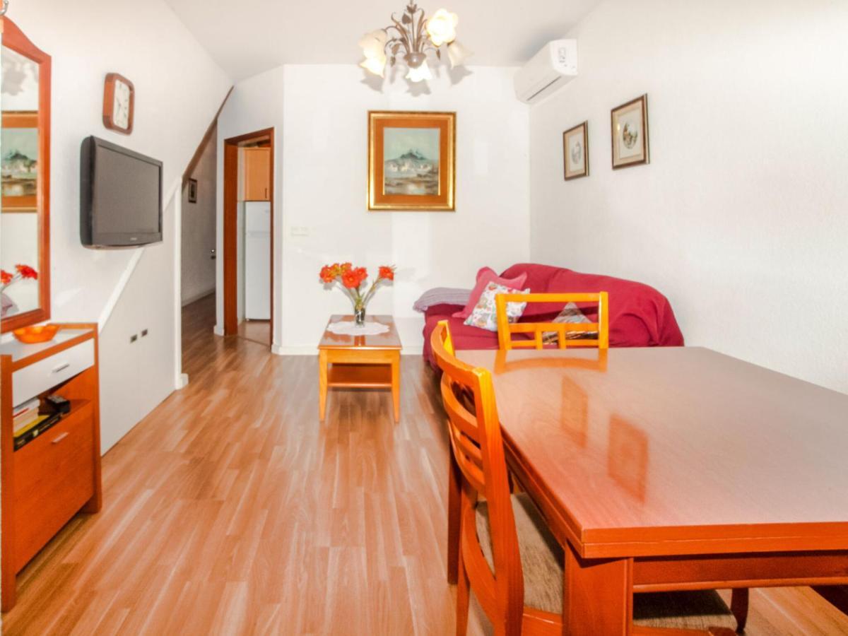 Welcoming In With Patio Malaga