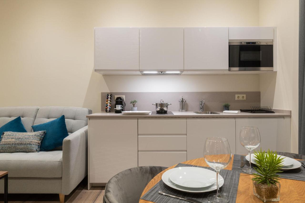 Art Apartment *