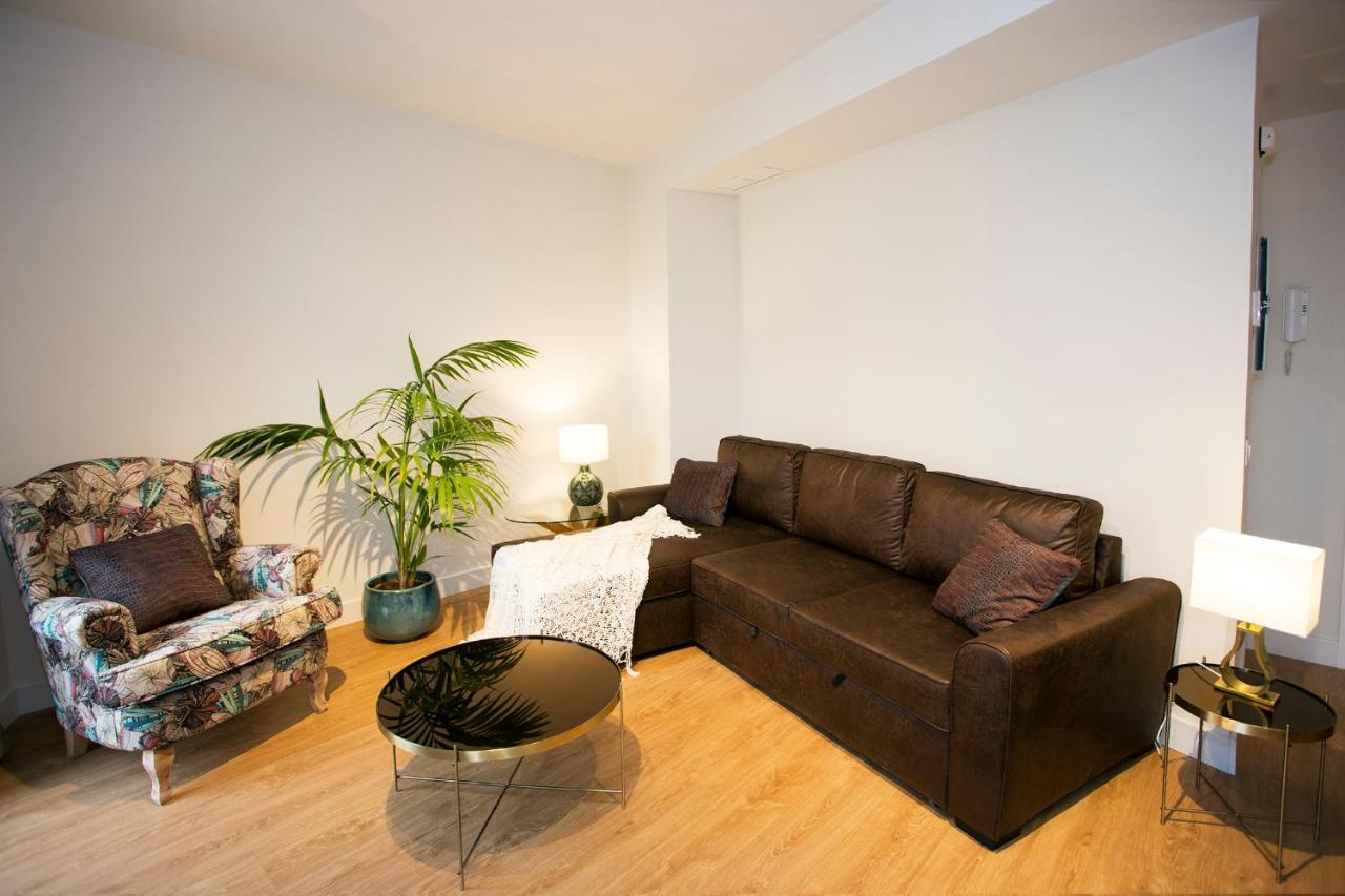 Graffiti Apartment *