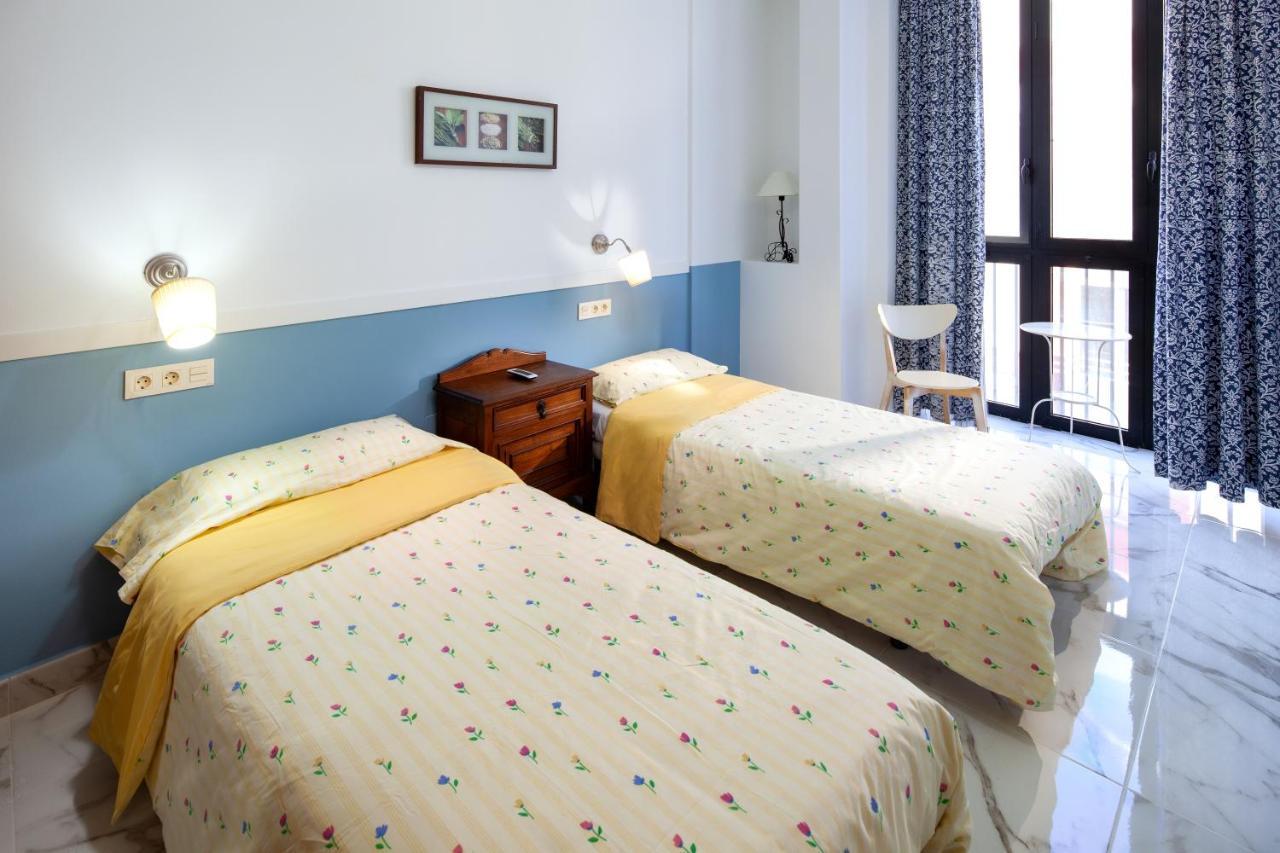 Pena 5 * Malaga