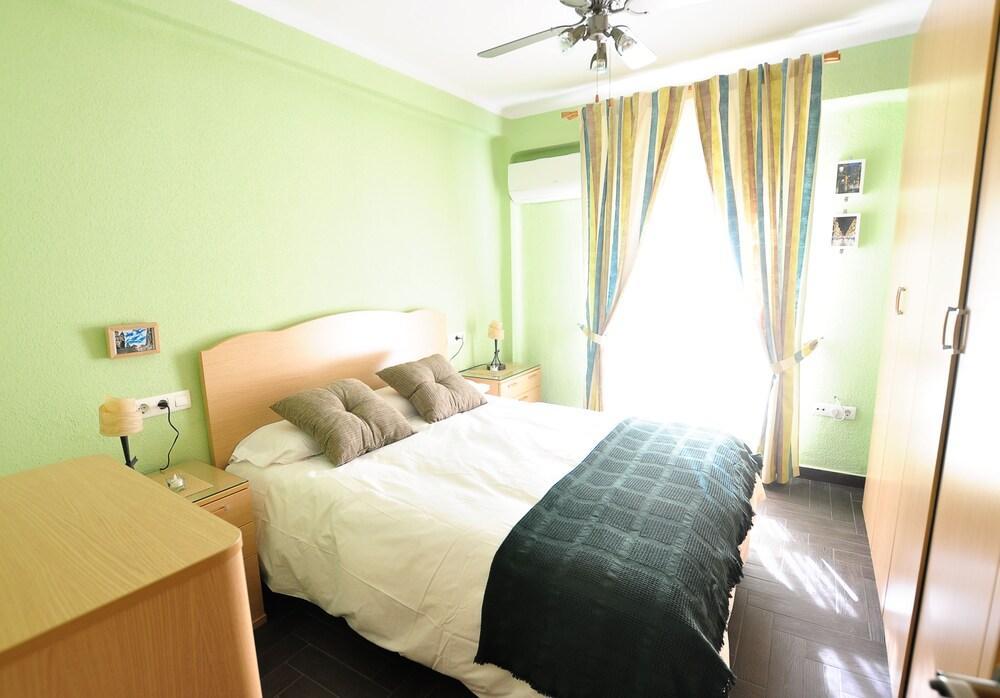 Holidays2malaga Hermosilla 3 & Parking Wifi Fibra 600 Mg Apartment