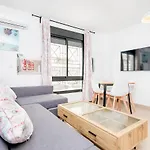 Maba/Private Backyard/Walk To Downtown/Large Smart Tv