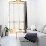 Stylish 2 Bedroom Apartment Next To Lamerced Plaza