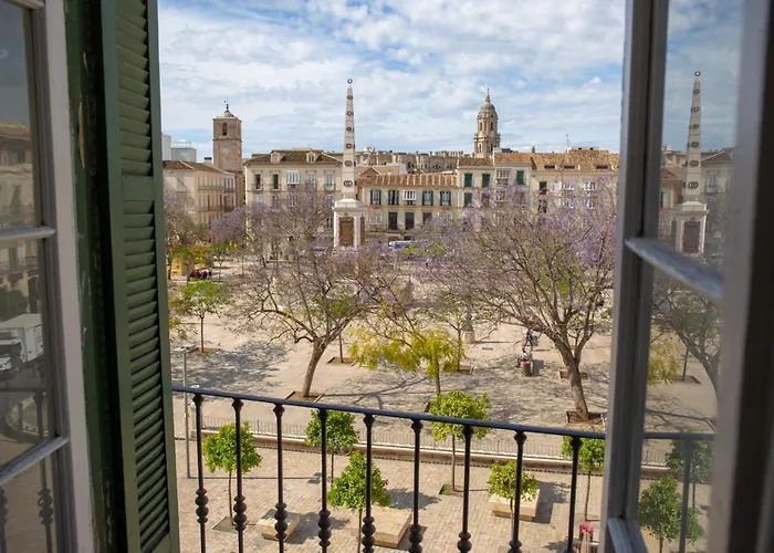 C67 - Shiny 6 Bedrooms In Plaza De La Merced