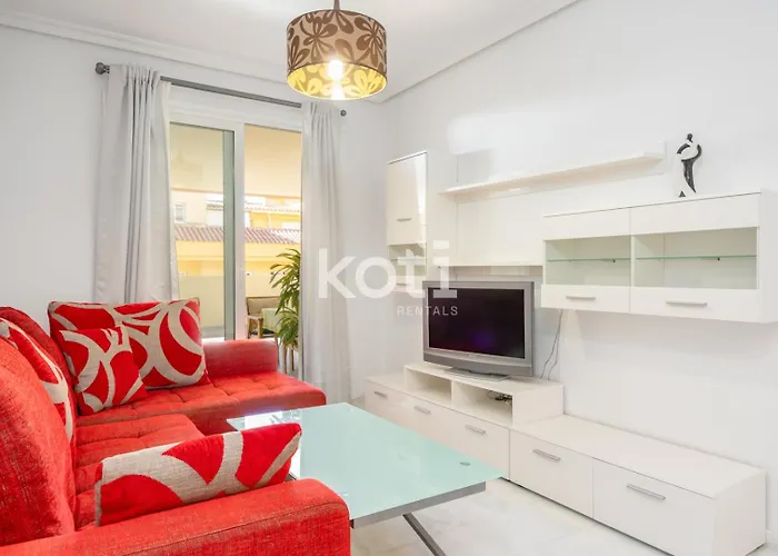 Swimming pool&large terrace in Los Pacos Koti Rentals