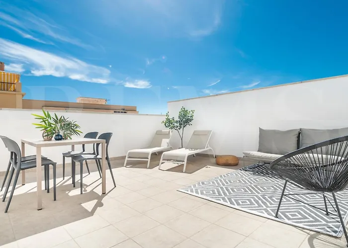 Sunny Apartment With Terrace By Rems