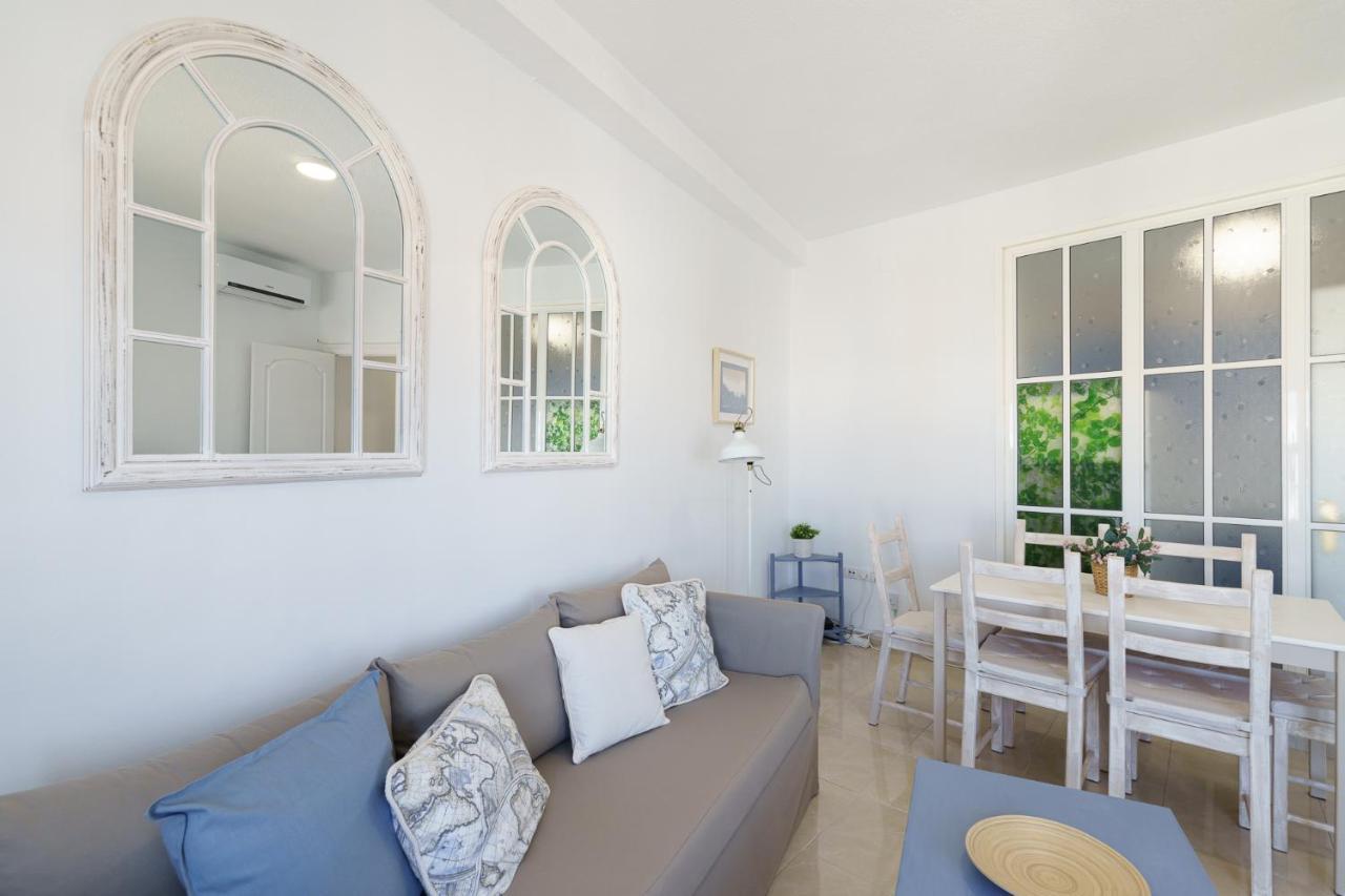 Maisuit Center Apartment *