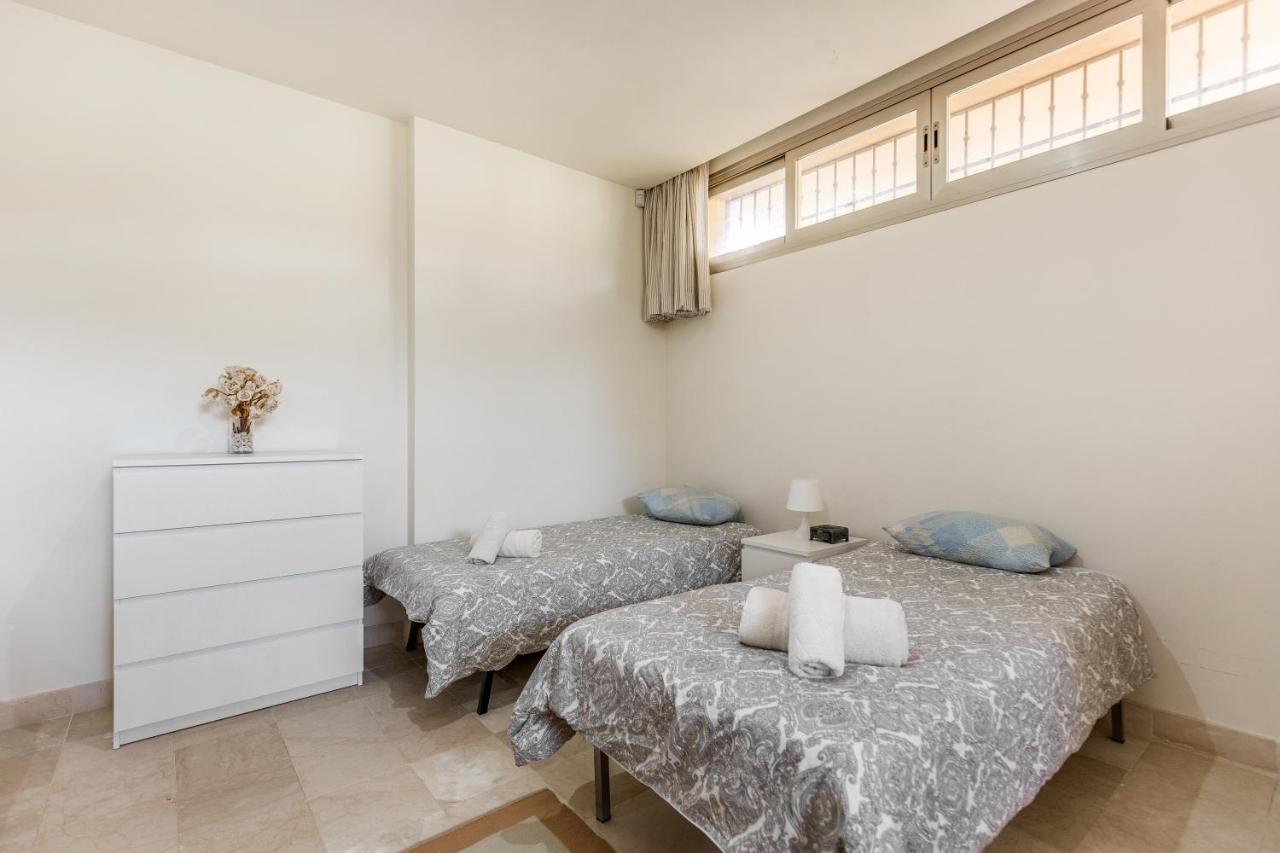 Townhouse With Great Sea Views In Riviera Del Sol Malaga
