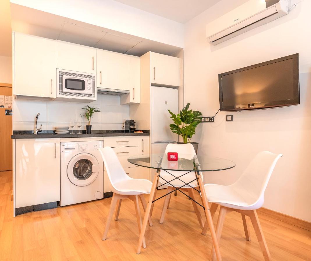 Romantic In The Center By Rems Apartment *