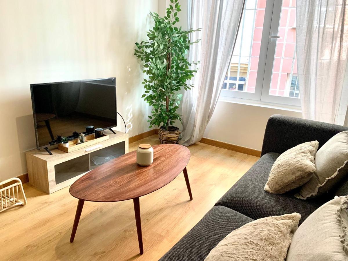 Homely Plaza Del Teatro Apartment *