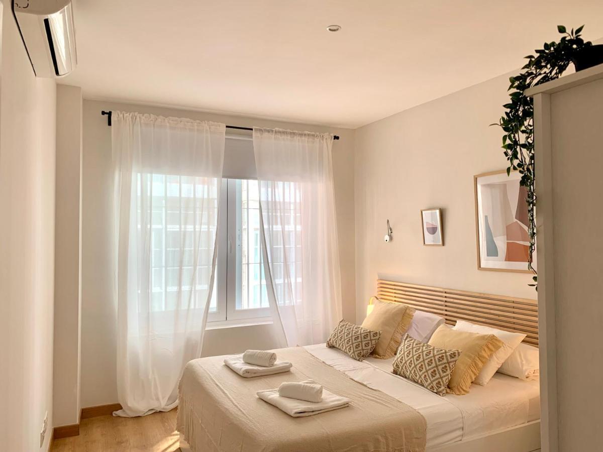 Homely Plaza Del Teatro Apartment *