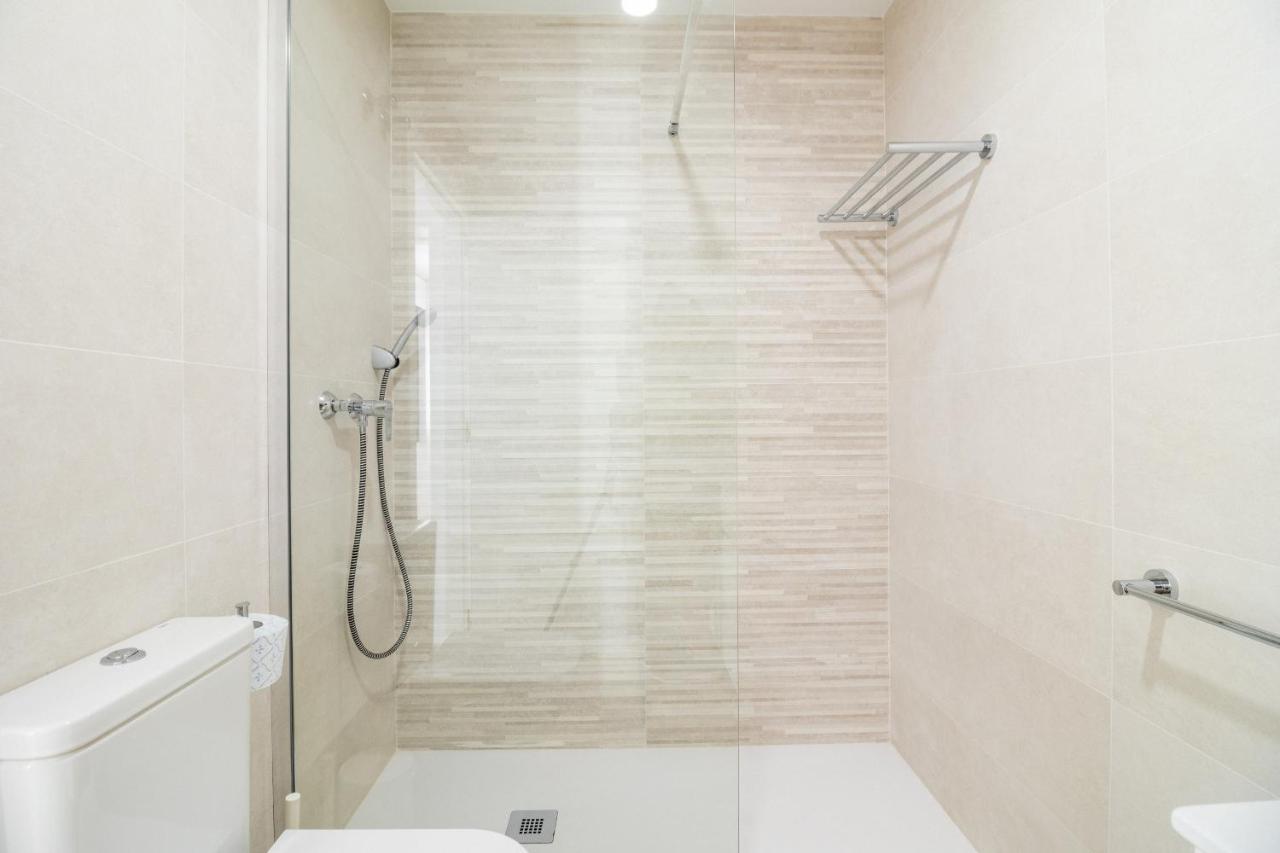 C5 - El Palo 2 Bedroom With Terrace Apartment Malaga
