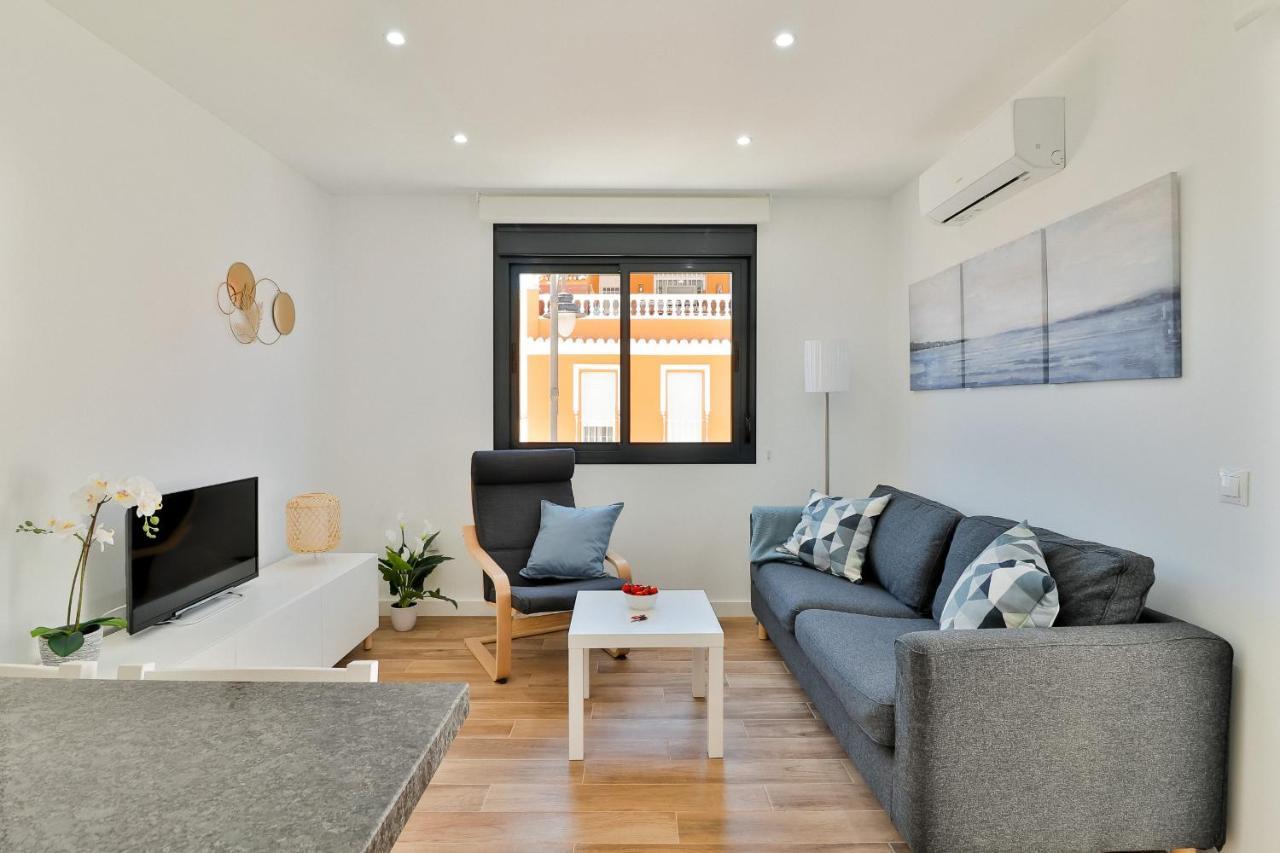 C5 - El Palo 2 Bedroom With Terrace Apartment *