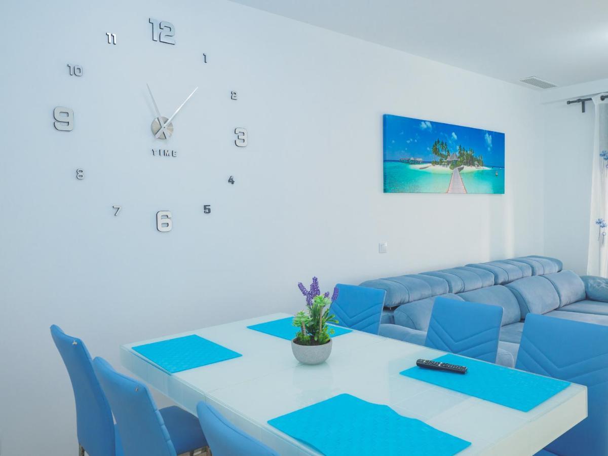 Cubo's Sea View Pacifico Street & Free Parking