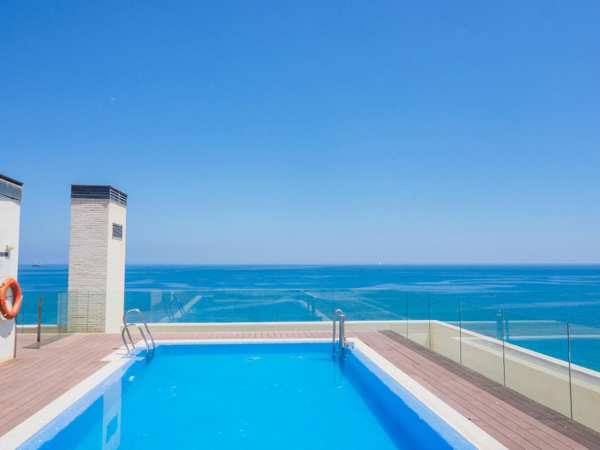Cubo's Sea View Pacifico Street & Free Parking