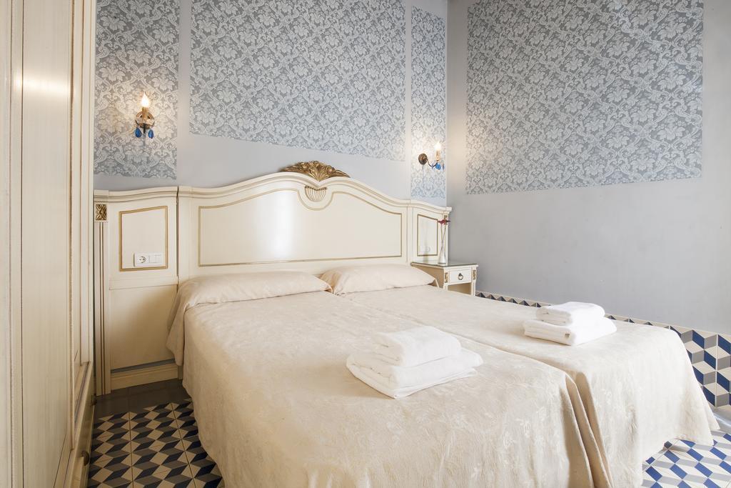 Casa De Mercedes 2* Malaga
