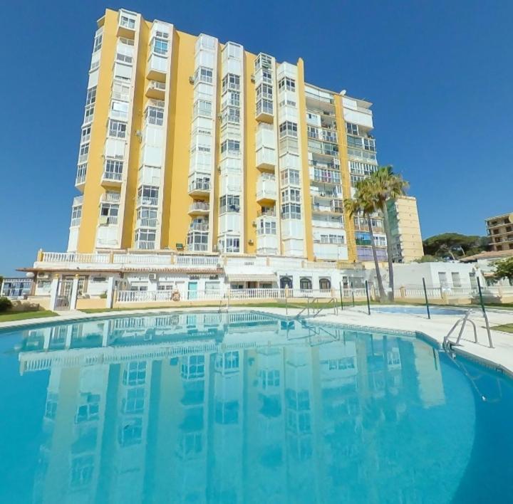 Apartment Apartamento Almirante Beach Málaga