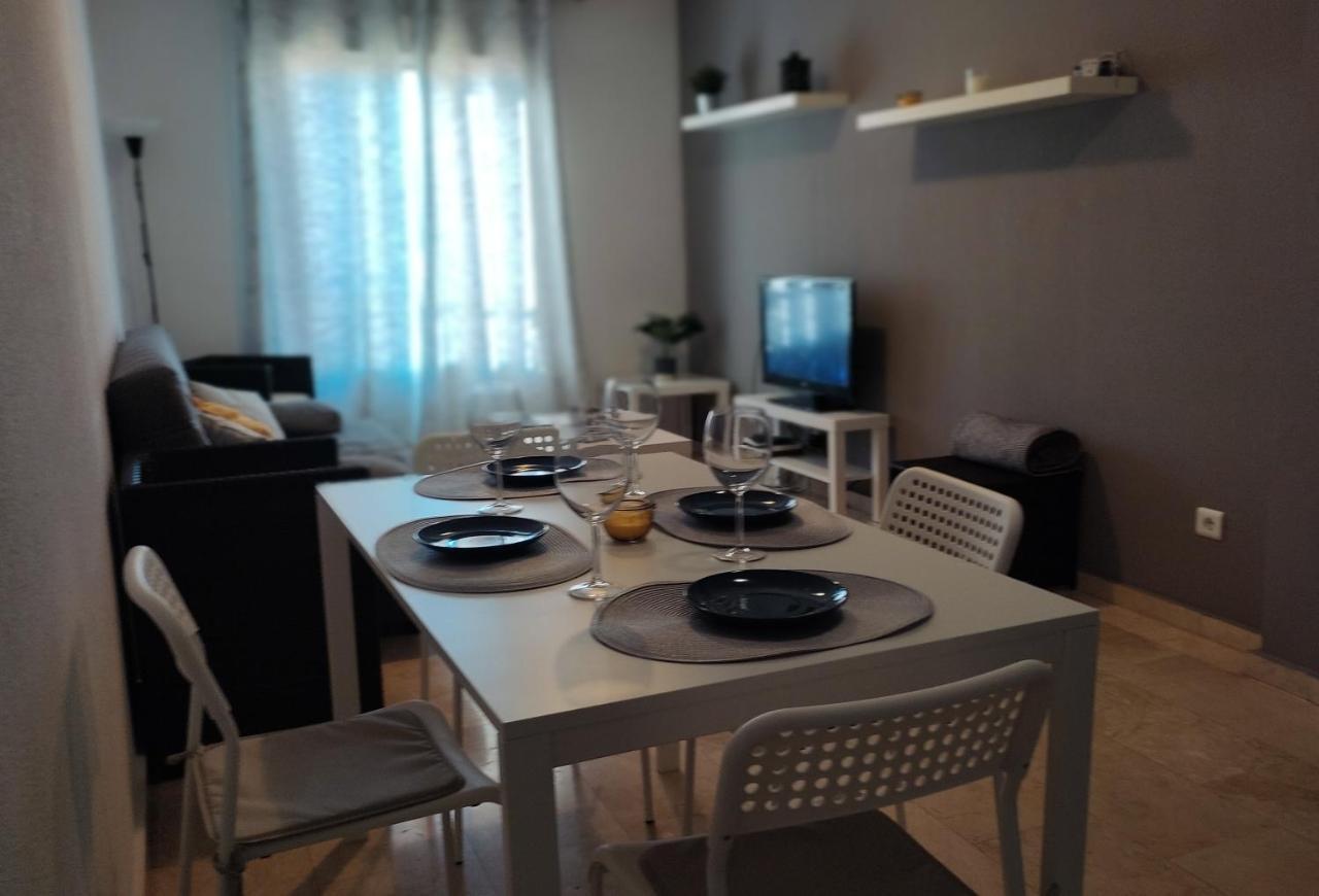 Yellow Duplex Free Parking And Terrace Apartment *