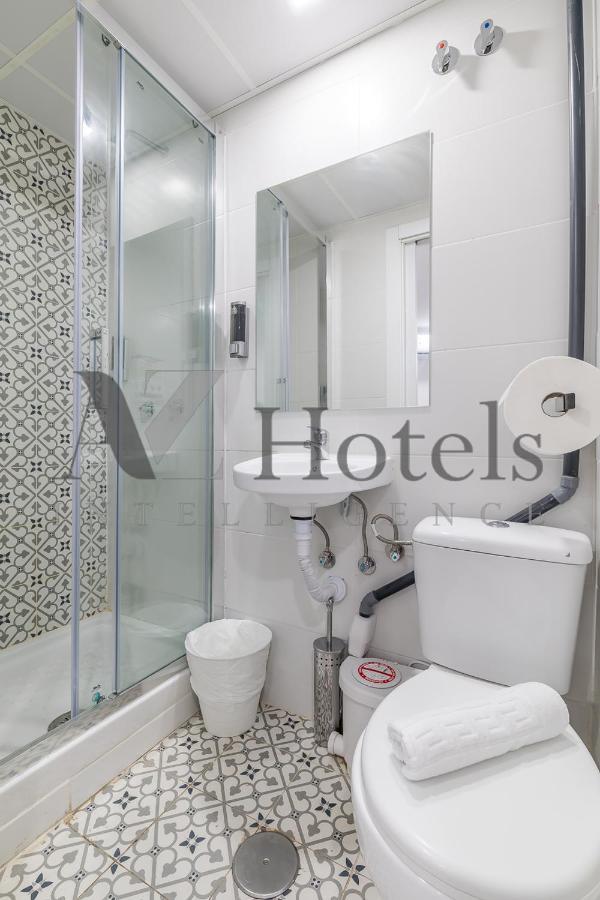 Ayz Elcano - Auto Check-in Guest house *