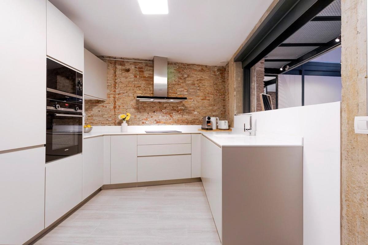 -malagasunapts-industrial Loft Citycentre Apartment *