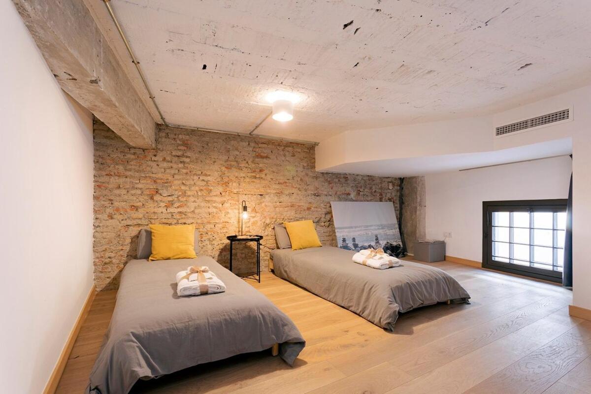 -malagasunapts-industrial Loft Citycentre Apartment