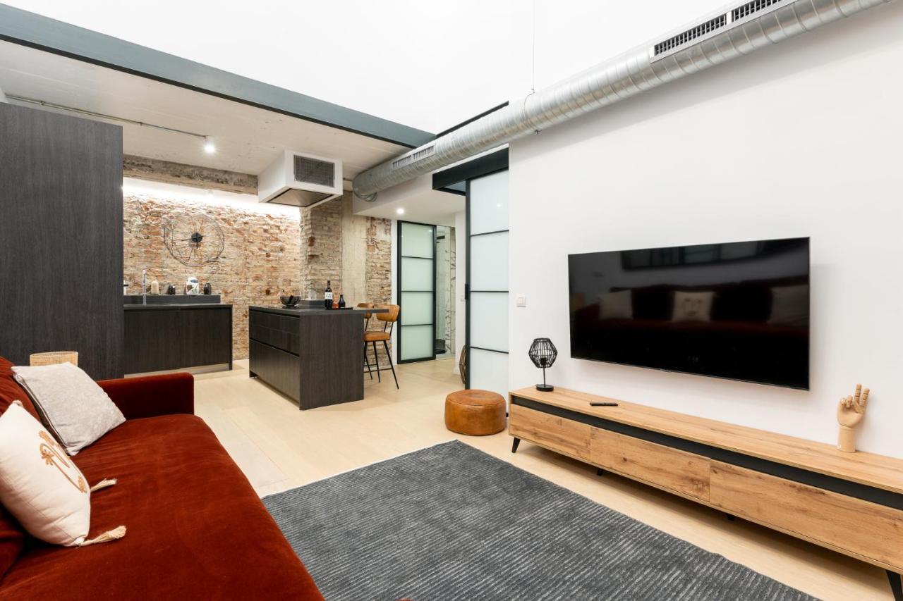 High Ceiling Gem In Heart Of Historic District Apartment