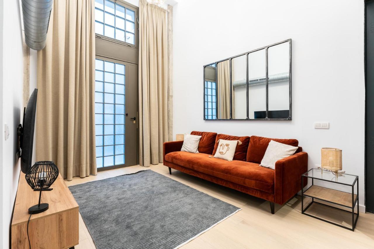 High Ceiling Gem In Heart Of Historic District Apartment Malaga