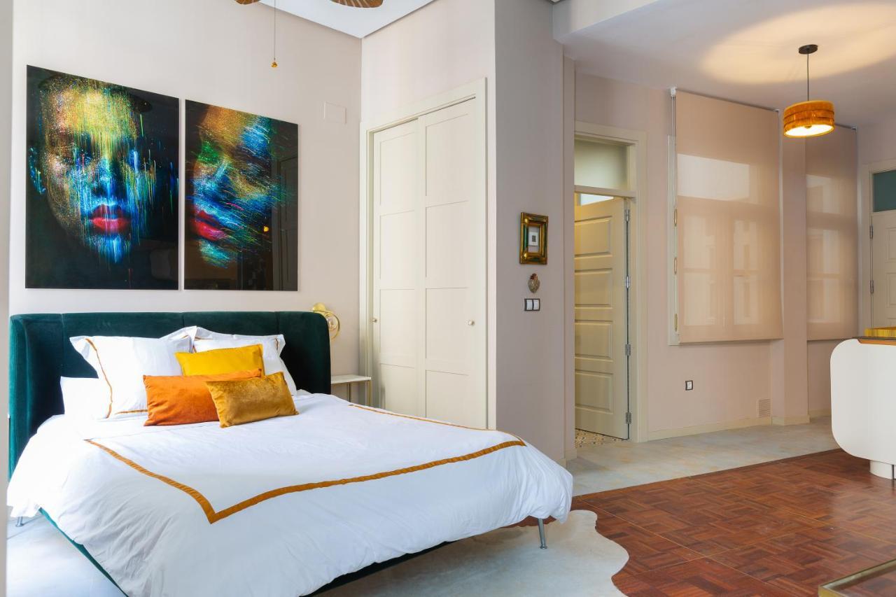 Balcones De Larios: Beautiful Balconies Next To Plaza De La Constitucion * Malaga