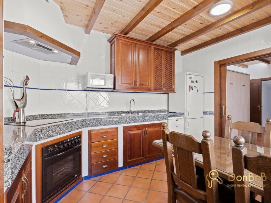 Casa Con 3 En El Tarajal Holiday home Malaga