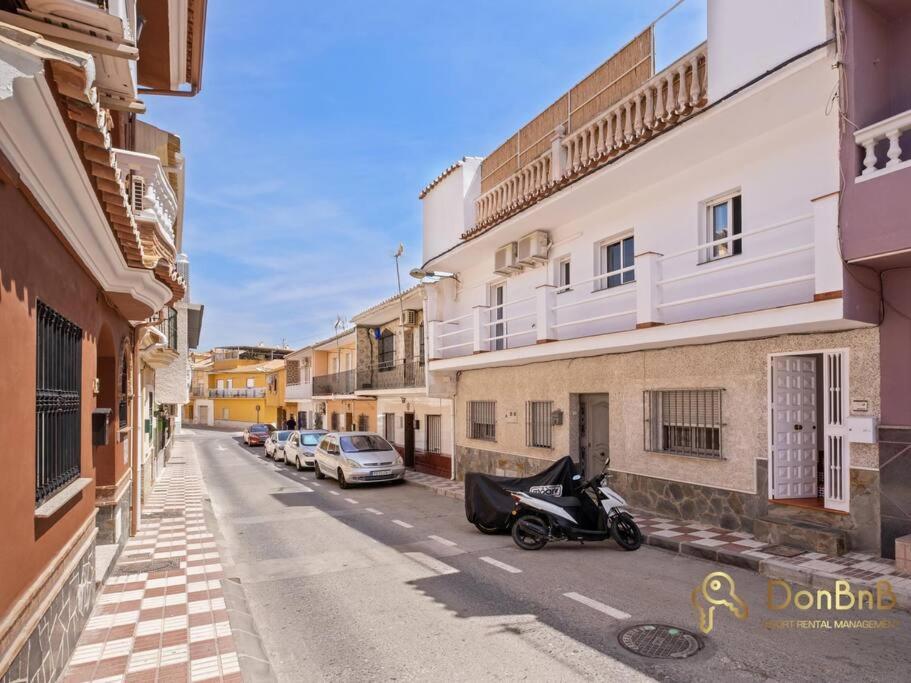 Casa Con 3 En El Tarajal Malaga