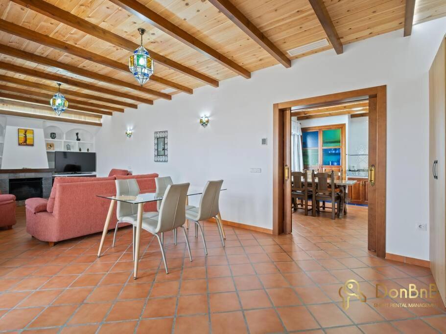 Casa Con 3 En El Tarajal Holiday home *