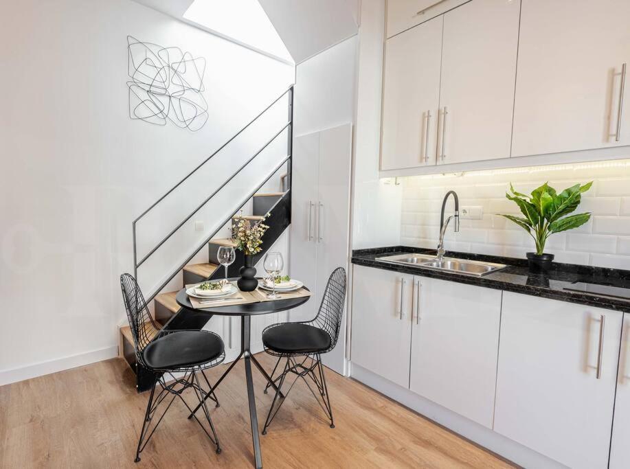 Penthouse With Private Jacuzzi & Rooftop - Center By Rems Appartement *