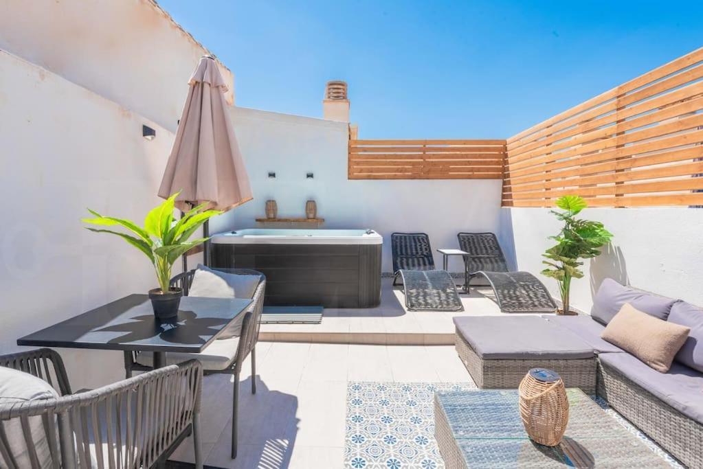 Penthouse With Private Jacuzzi & Rooftop - Center By Rems Appartement *