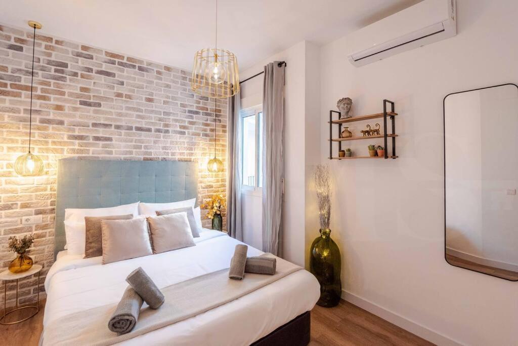 Appartement Penthouse With Private Jacuzzi & Rooftop - Center By Rems