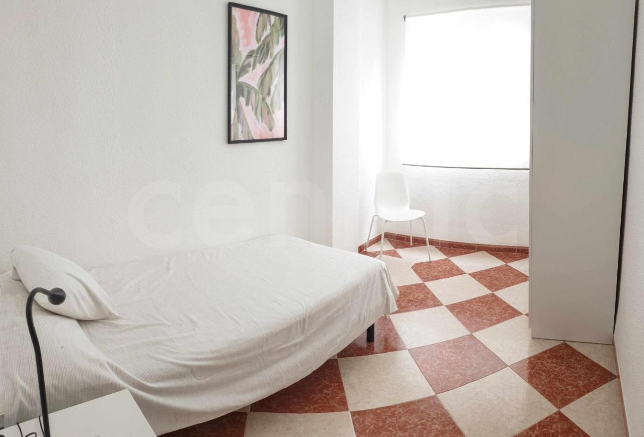 Apartment Piso En Barrio Tradicional Malagueno By Centric
